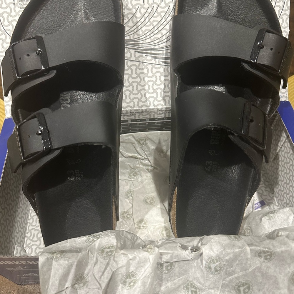 Birkenstock Unisex Black Two-Strap Arizona Men’s Size 10(US) Sandals